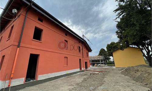 NUOVA PORZIONE DI VILLA IN BORGO DI CAMPAGNA